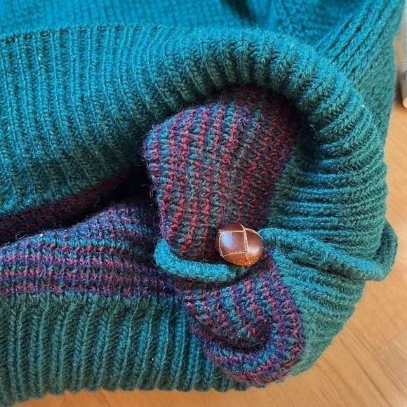 VINTAGE 90s Puma Aztec Print High Collar Green Sweater size XL - Picture 10 of 10